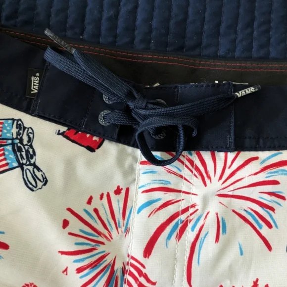 Vans Men 28 Waist NWT Era Boardshort American Fourth of July 042025 - Picture 4 of 9